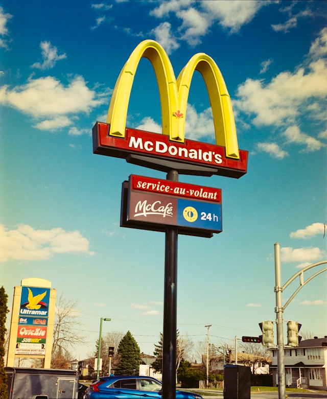 A McDonald’s restaurant’s signboard in French.